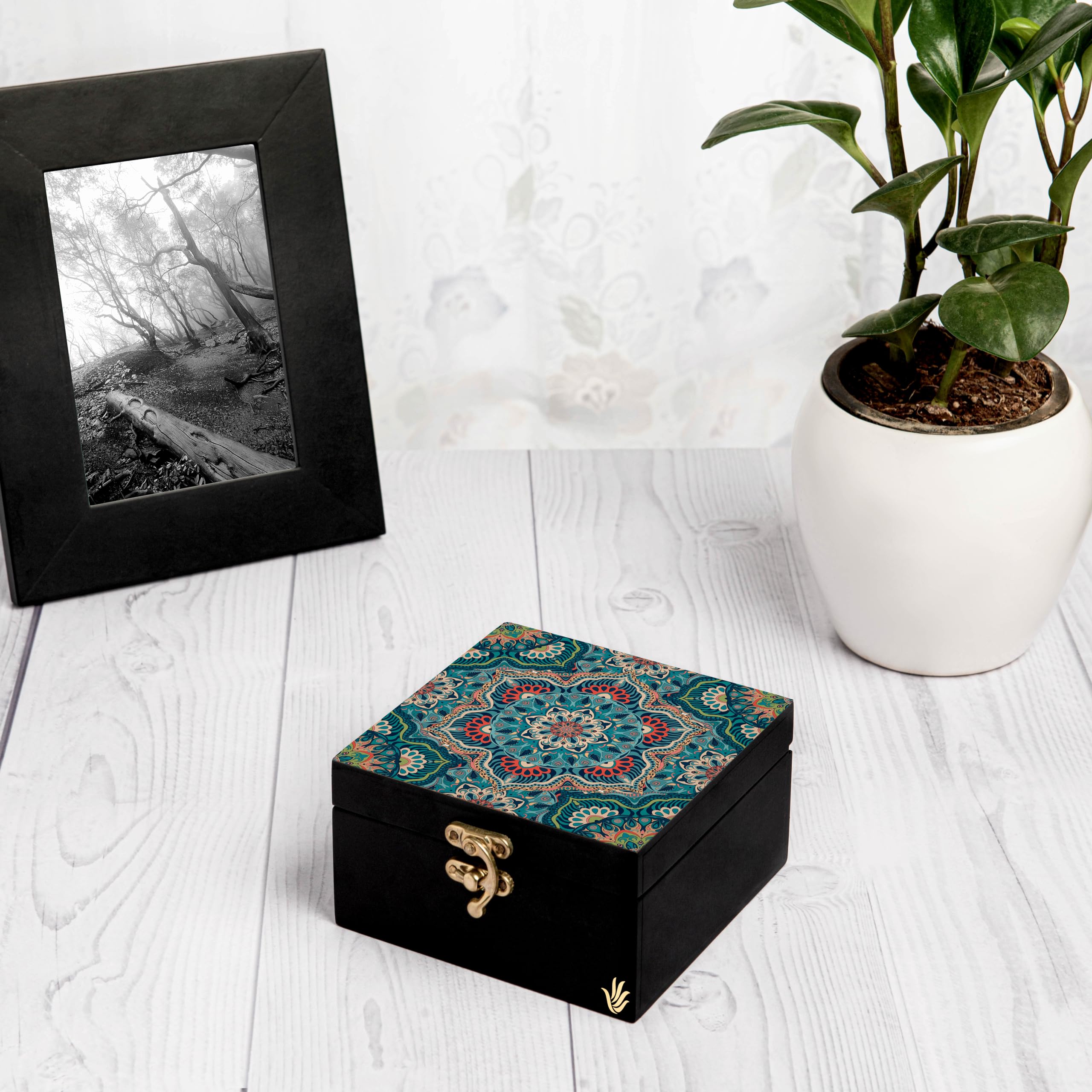 Fashion :: Boxes \u0026 Holders :: BIJNOR - METAL INLAY IN WOOD Decorative Gift  Box for Presents | Sheesha | Size 5\, image size:2560x2560